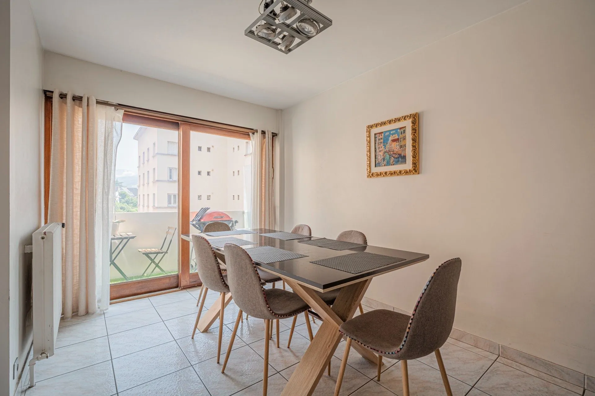 À vendre à Grenoble : Appartement T3 traversant de 85,6 m² avec Balcon et Cave 