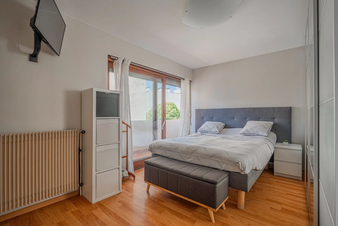 À vendre à Grenoble : Appartement T3 traversant de 85,6 m² avec Balcon et Cave 