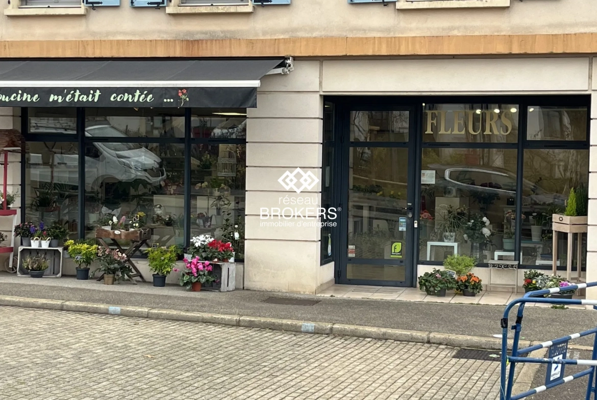 Fonds de commerce à vendre à Charly - Emplacement stratégique et potentiel de développement 