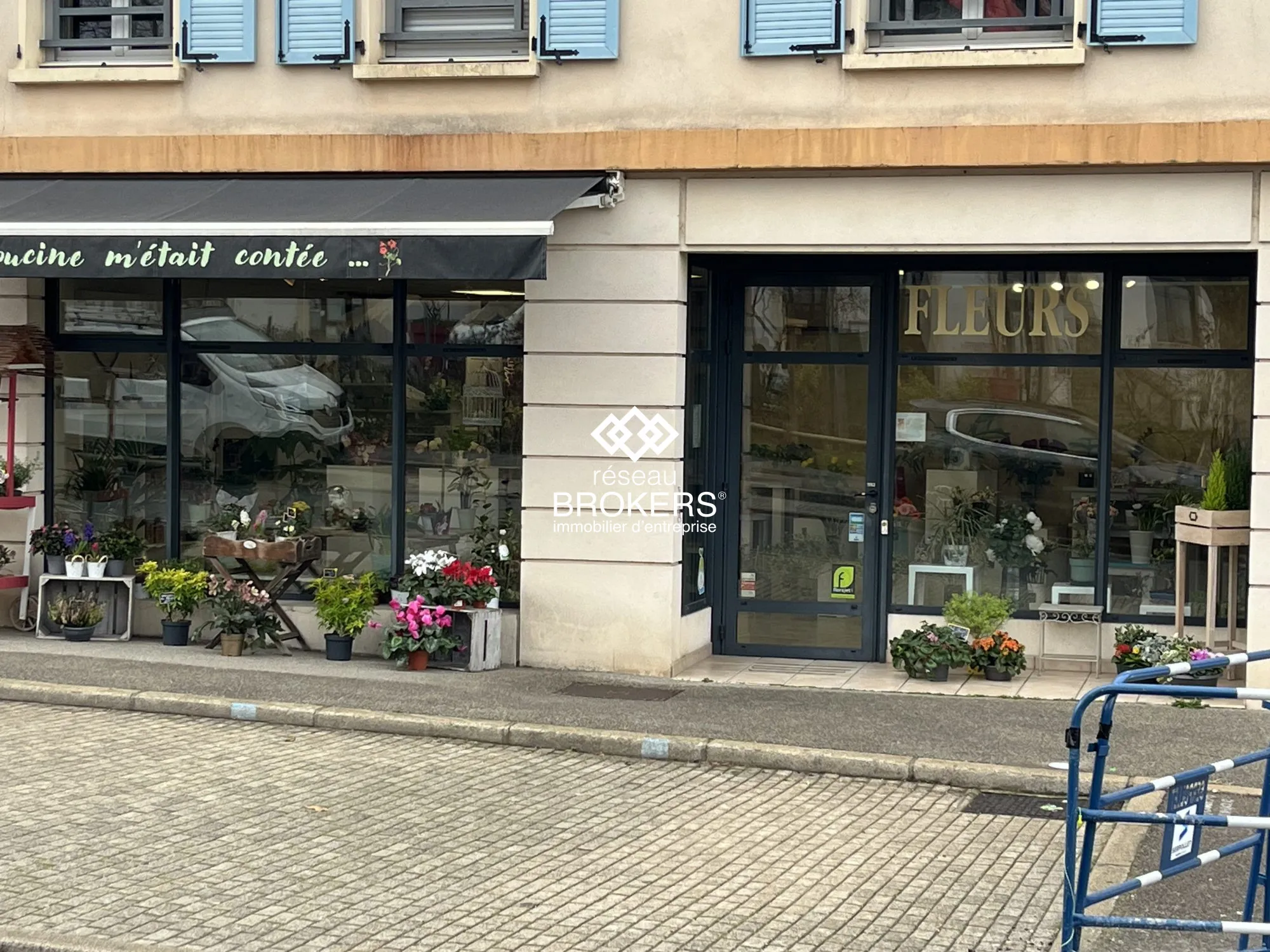 Fonds de commerce à vendre à Charly - Emplacement stratégique et potentiel de développement 