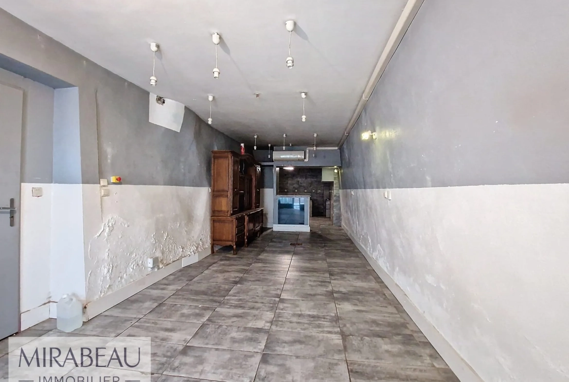 Maison de village atypique à Rians - 112 m² avec garage et potentiel de personnalisation 