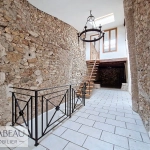 Maison de village atypique à Rians - 112 m² avec garage et potentiel de personnalisation
