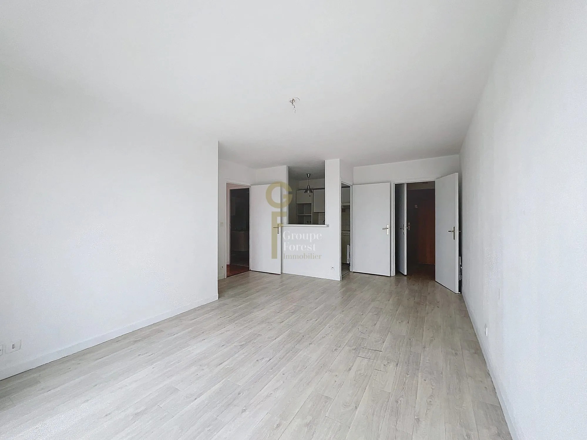 Appartement 1 chambre avec balcon et parking sécurisé à Croix 