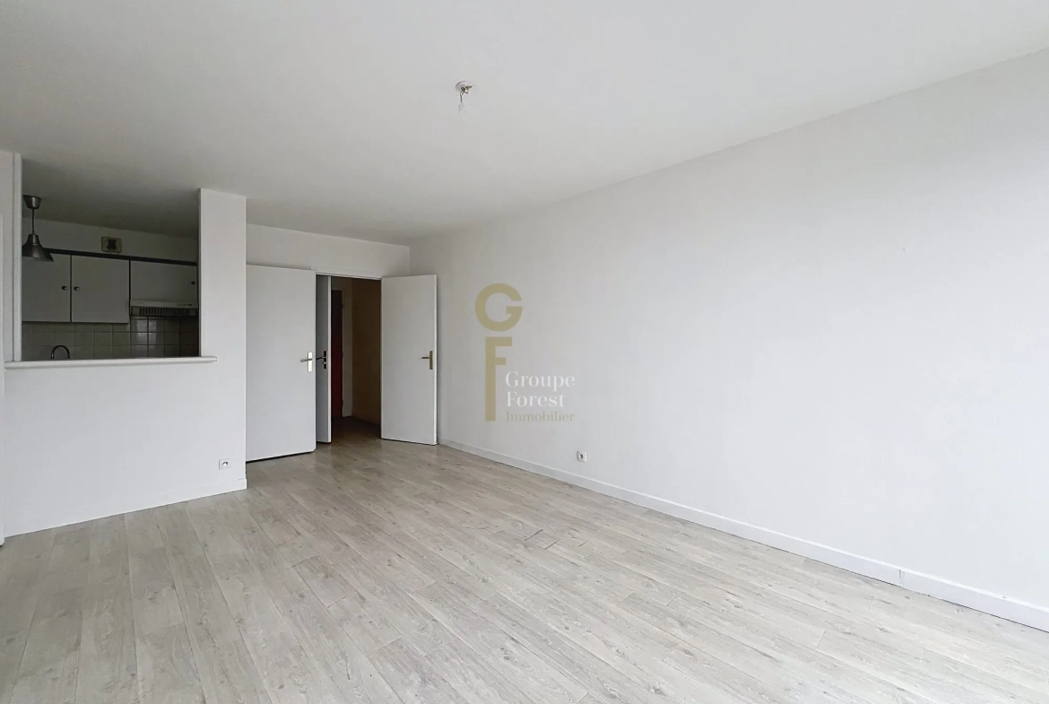 Appartement 1 chambre avec balcon et parking sécurisé à Croix 