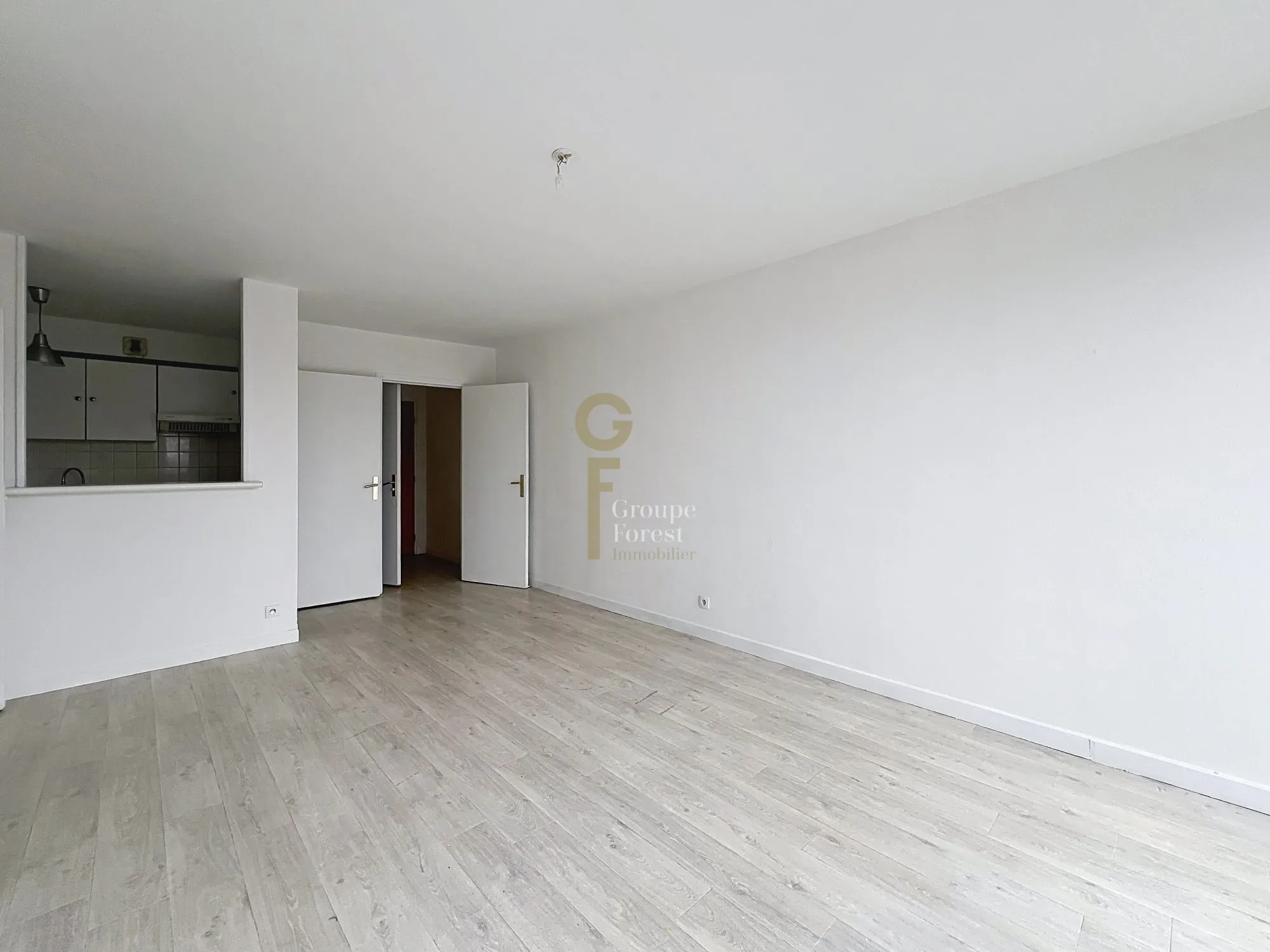 Appartement 1 chambre avec balcon et parking sécurisé à Croix 