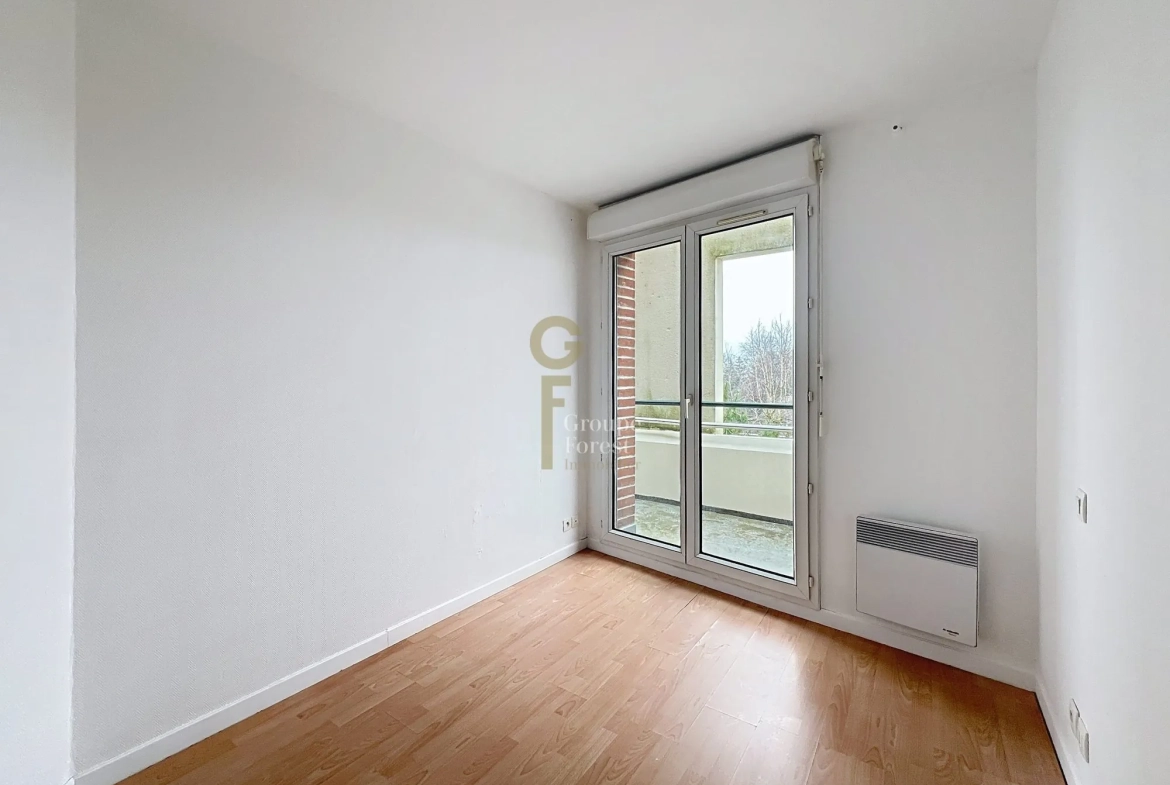 Appartement 1 chambre avec balcon et parking sécurisé à Croix 