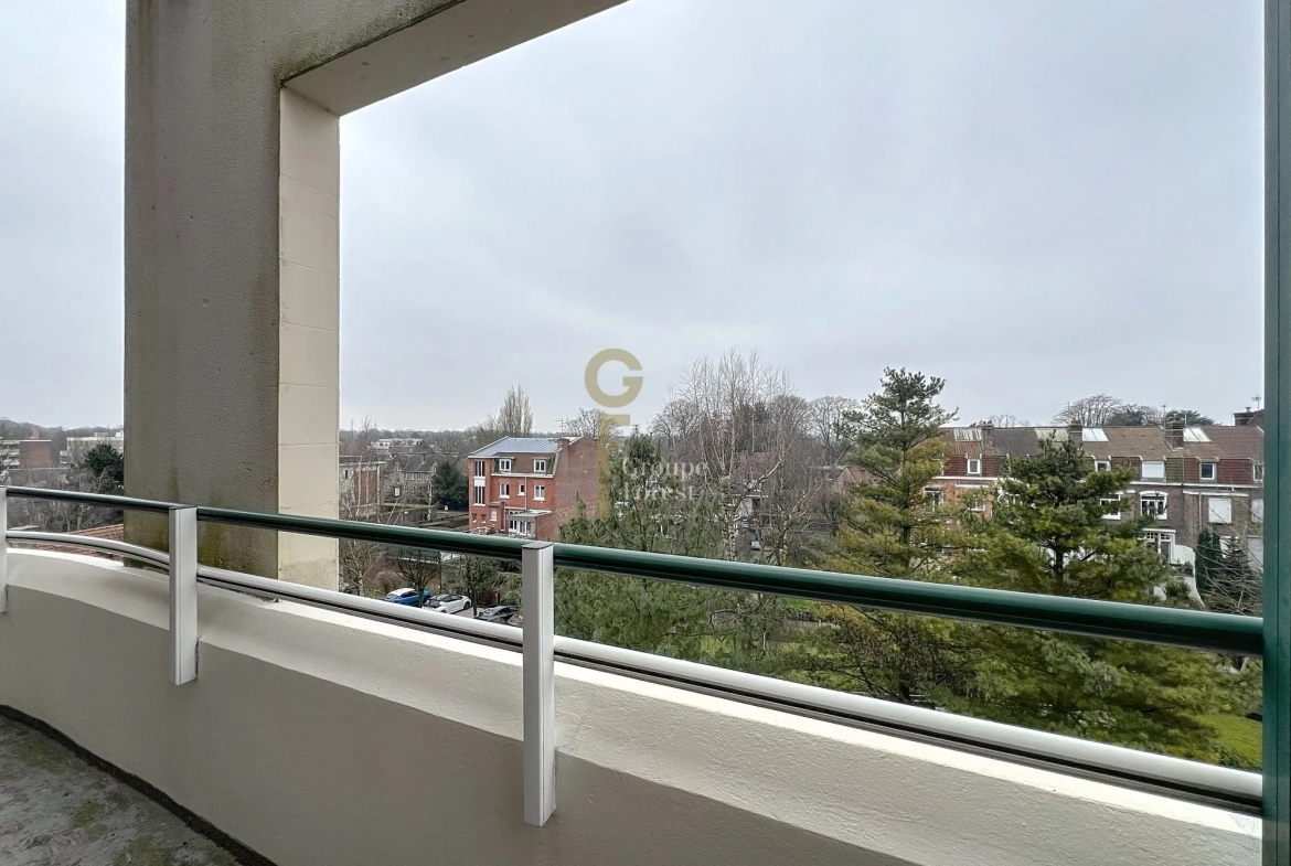 Appartement 1 chambre avec balcon et parking sécurisé à Croix 