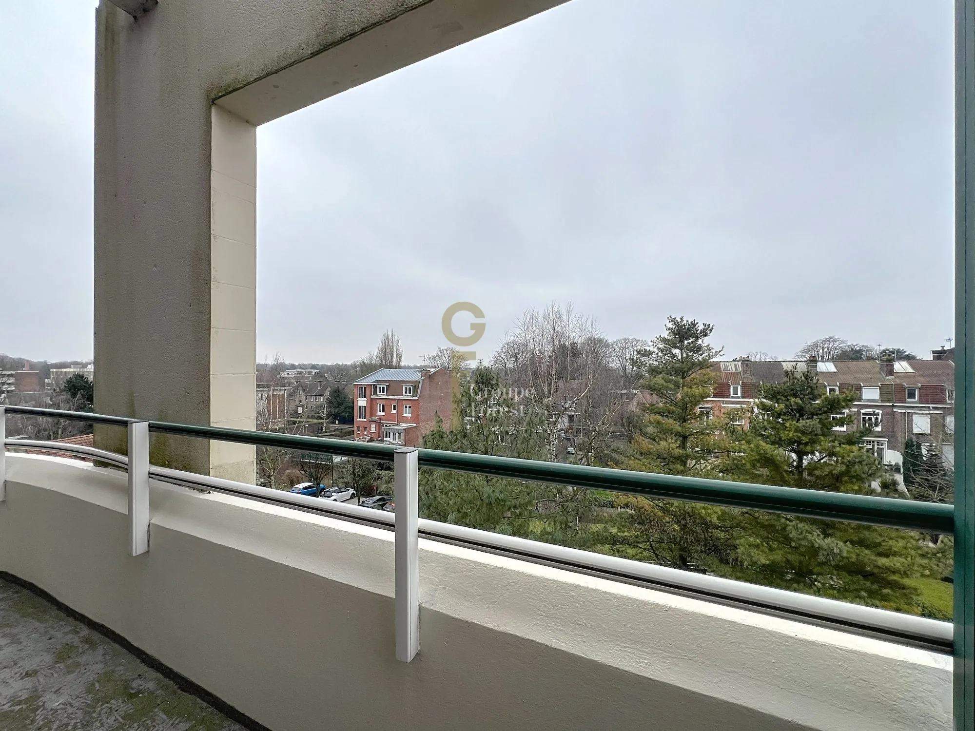 Appartement 1 chambre avec balcon et parking sécurisé à Croix 