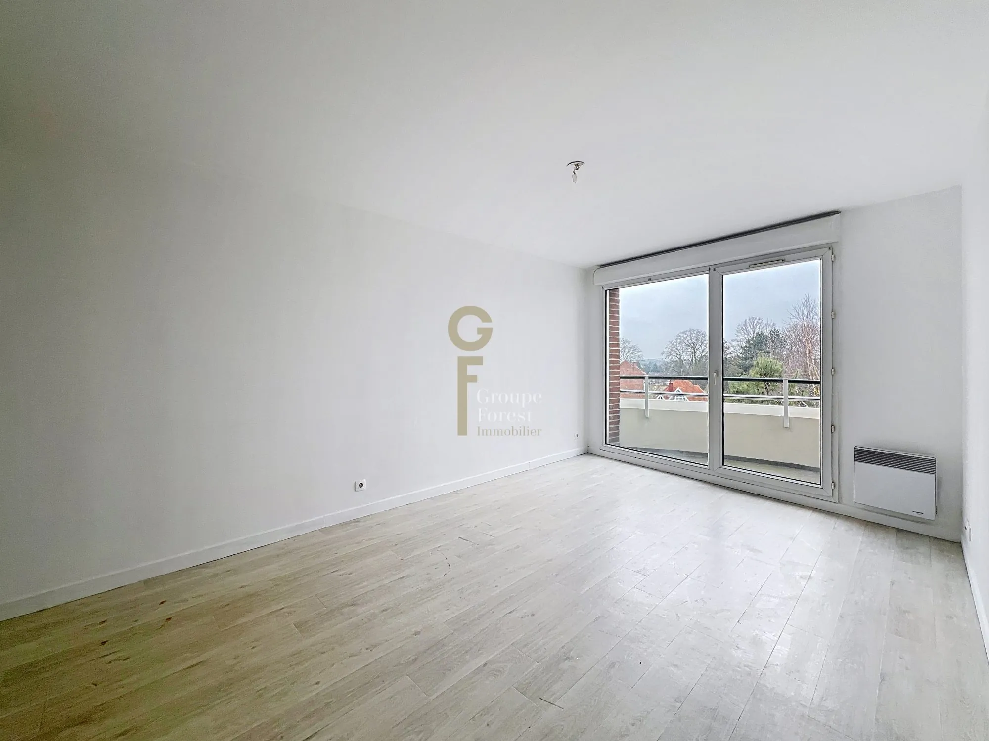 Appartement 1 chambre avec balcon et parking sécurisé à Croix 