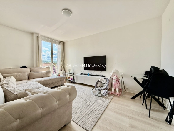 Appartement T2 Lumineux de 44,33 m² à Livry-Gargan avec Vue Dégagée