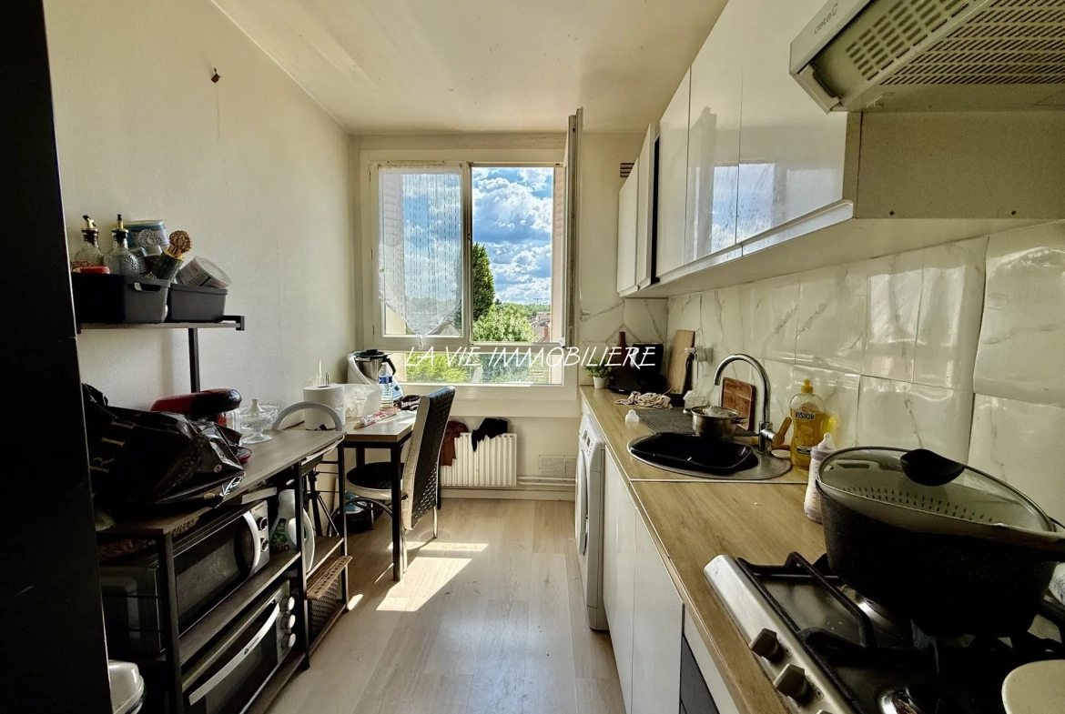 Appartement T2 Lumineux de 44,33 m² à Livry-Gargan avec Vue Dégagée 