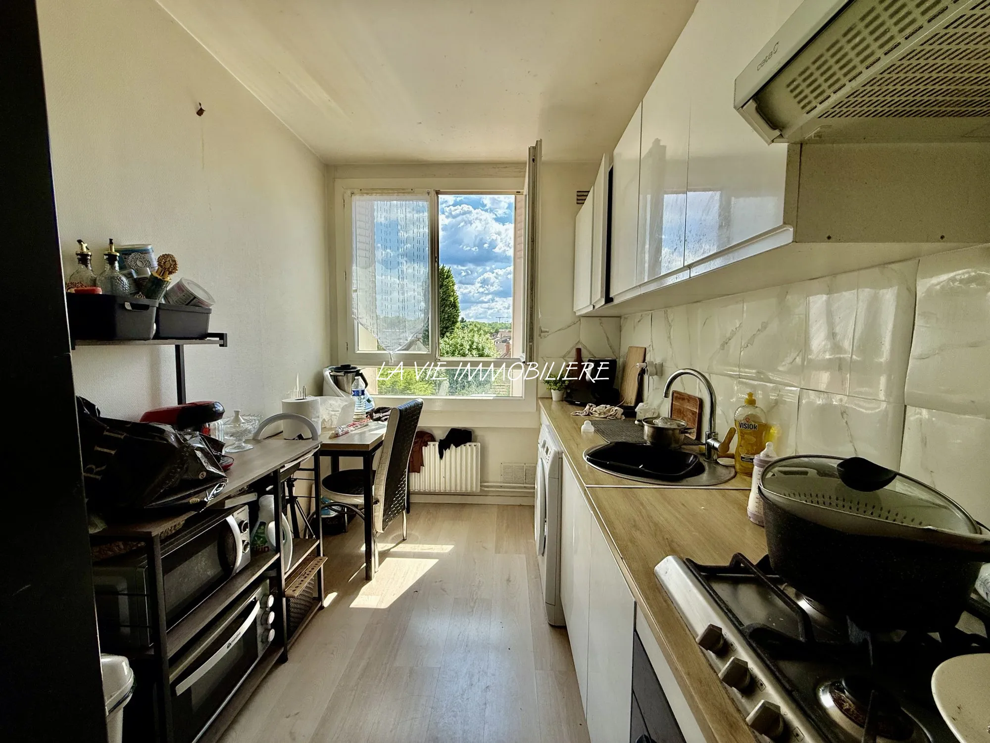 Appartement T2 Lumineux de 44,33 m² à Livry-Gargan avec Vue Dégagée 