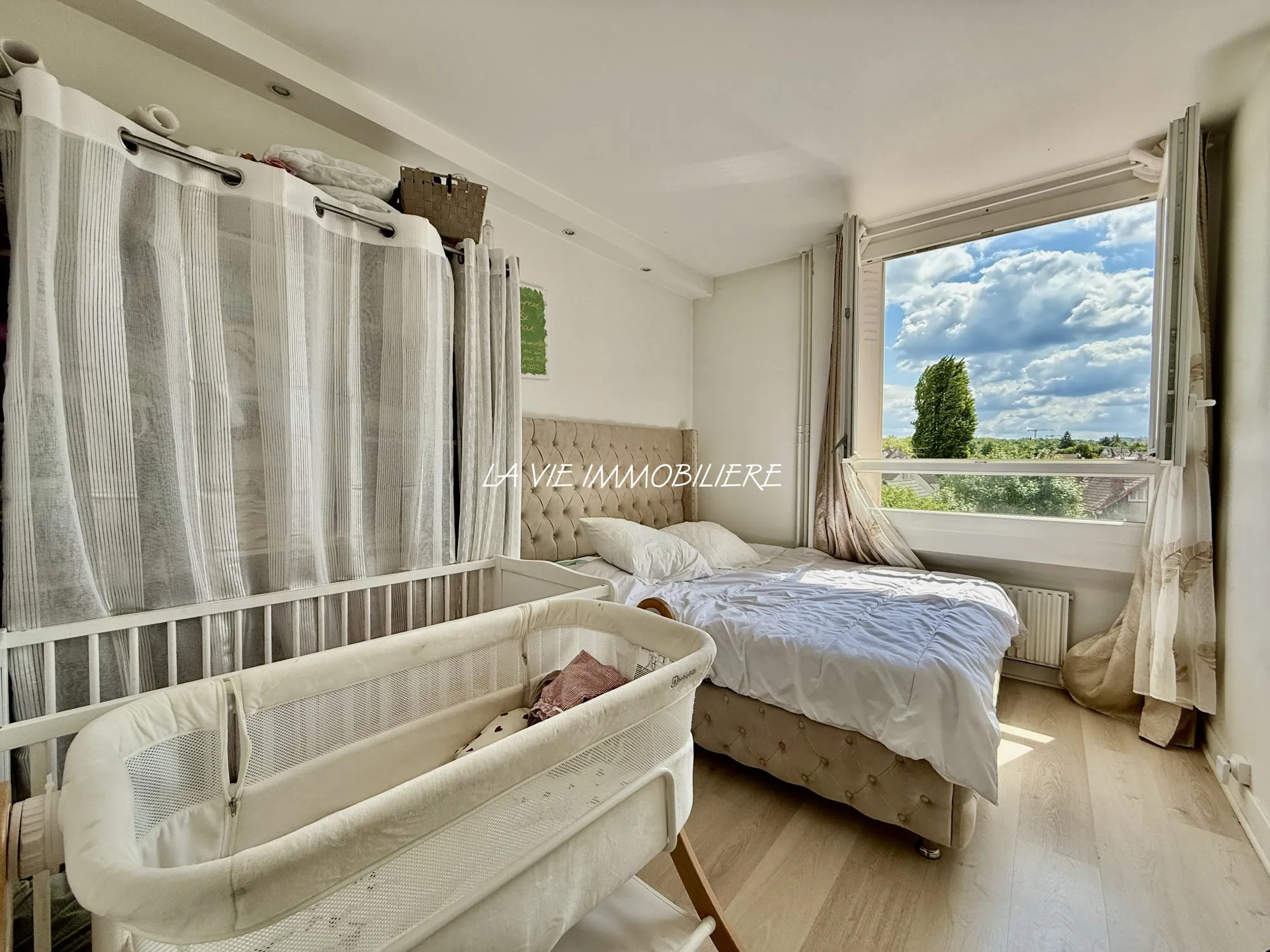 Appartement T2 Lumineux de 44,33 m² à Livry-Gargan avec Vue Dégagée 