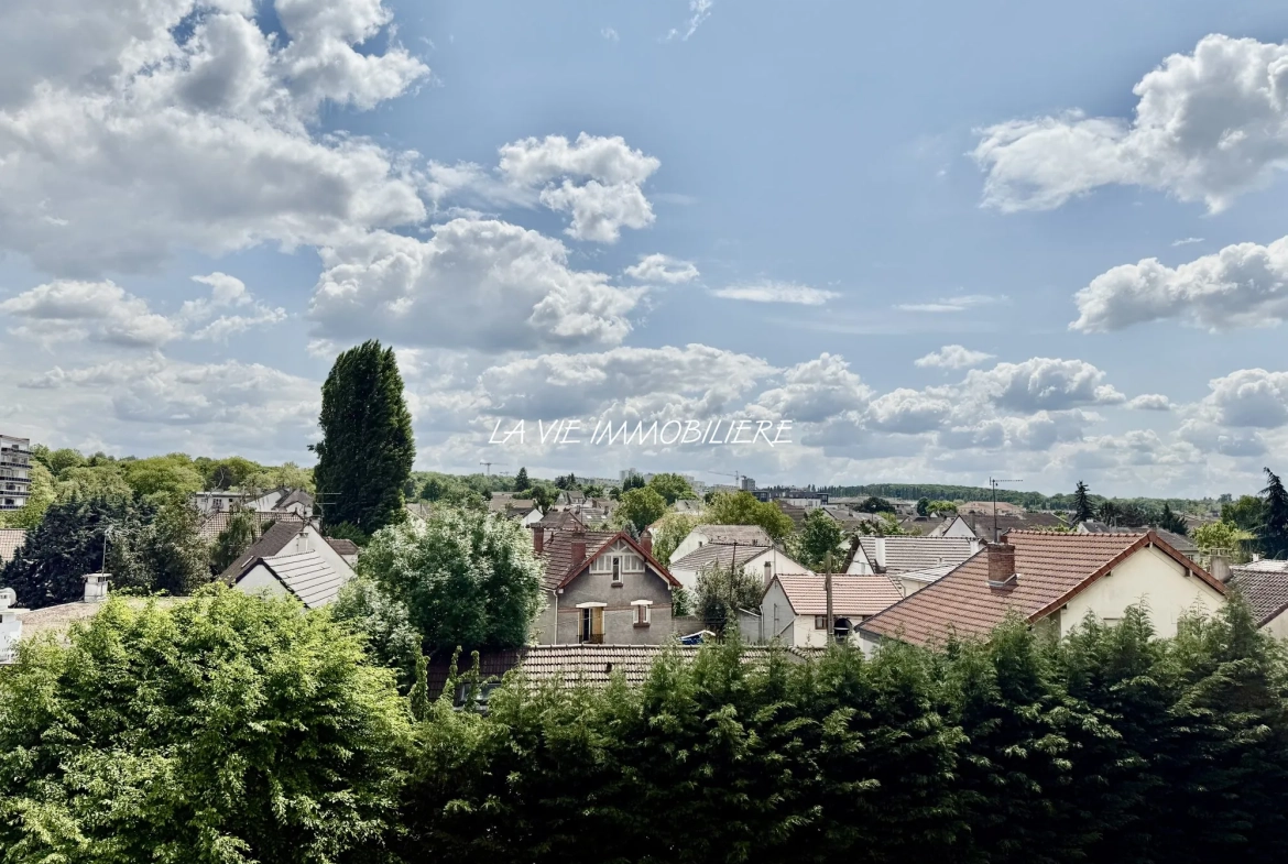 Appartement T2 Lumineux de 44,33 m² à Livry-Gargan avec Vue Dégagée 