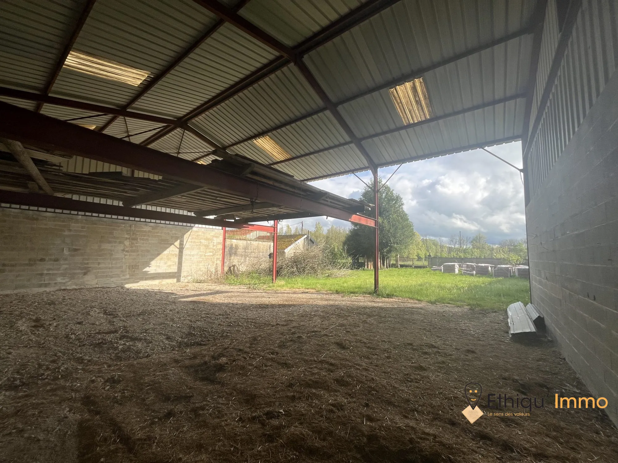 Ensemble immobilier de 56 ares à Dolancourt - Maison, Hangar et Terrain à Vendre 