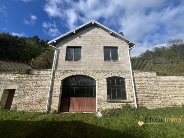Ensemble immobilier de 56 ares à Dolancourt - Maison, Hangar et Terrain à Vendre