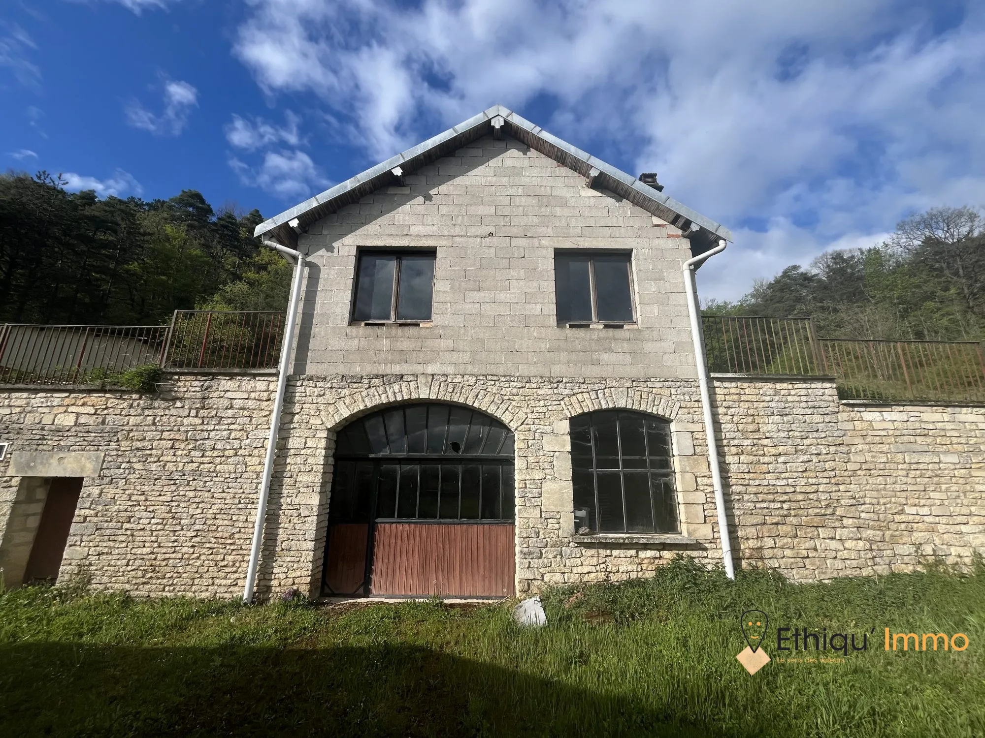Ensemble immobilier de 56 ares à Dolancourt - Maison, Hangar et Terrain à Vendre 