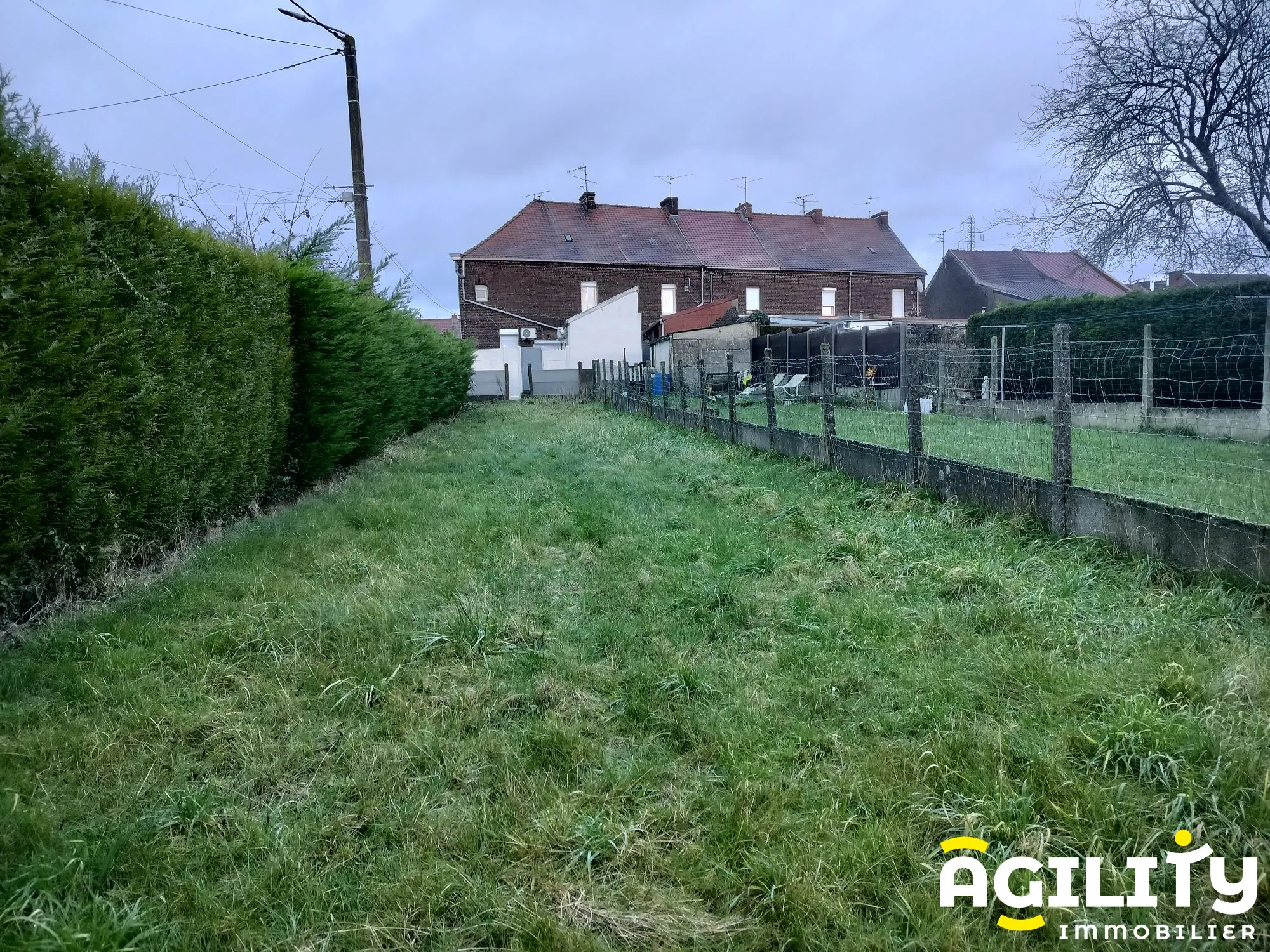 Maison rénovée avec jardin et terrasse à Vieux-Condé 
