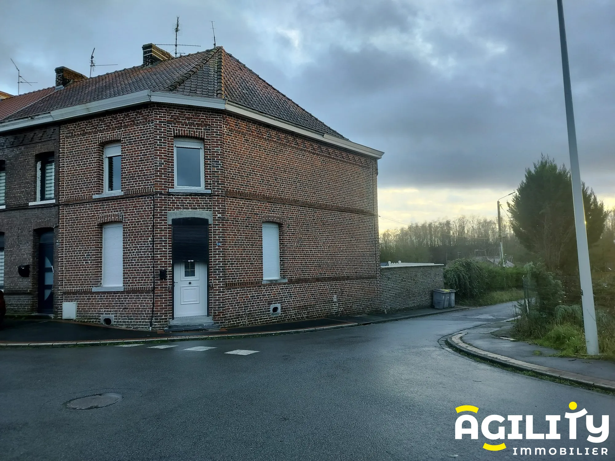 Maison rénovée avec jardin et terrasse à Vieux-Condé 