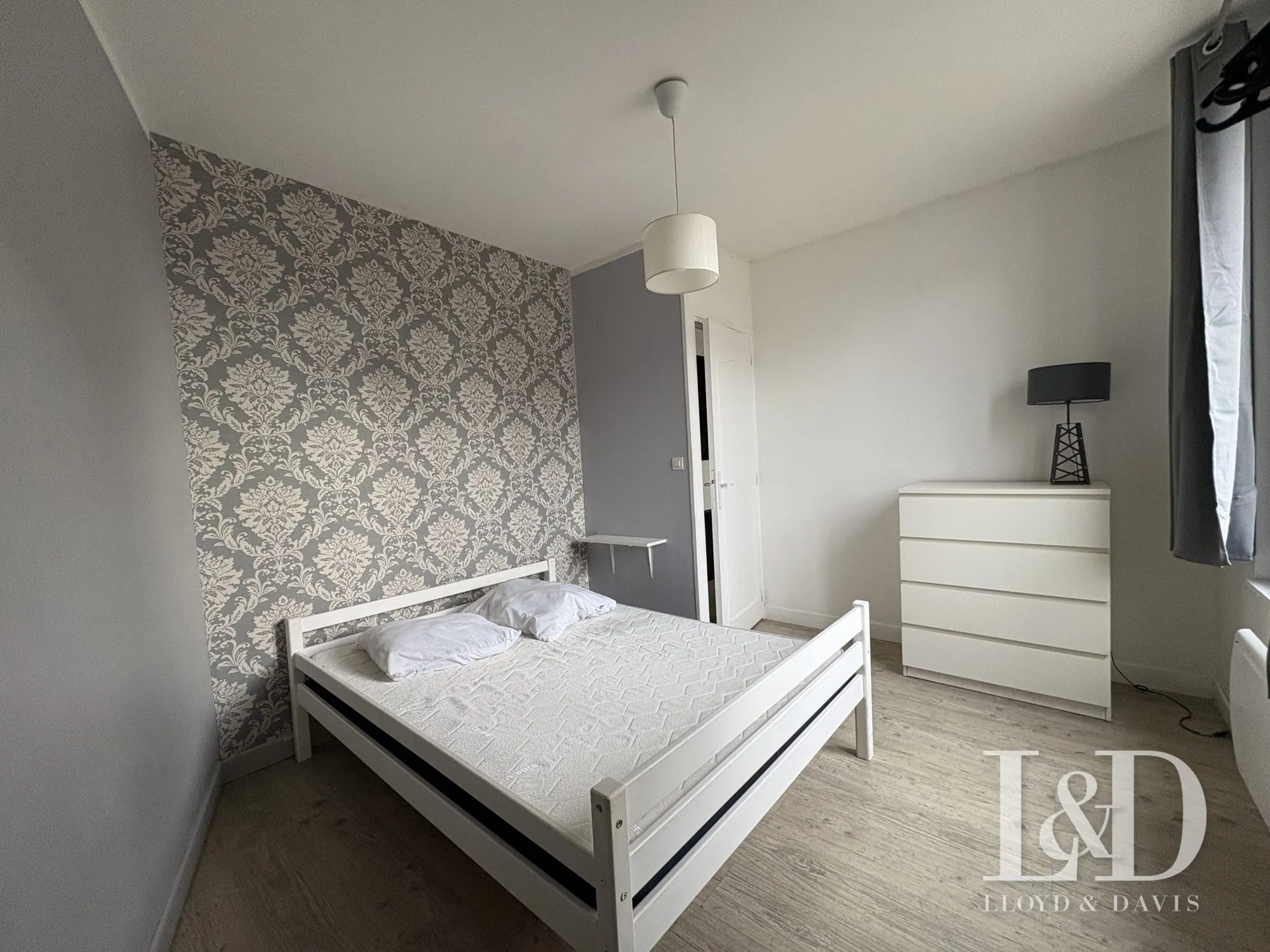 Immeuble à vendre au centre-ville de Noyon avec deux appartements 