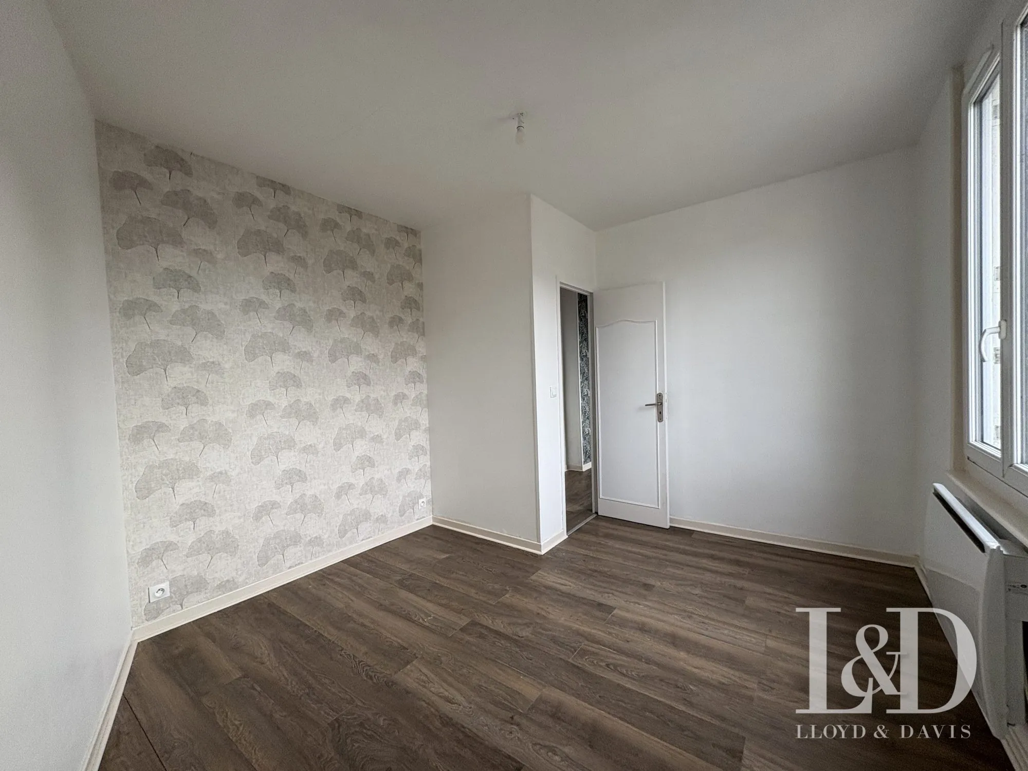 Immeuble à vendre au centre-ville de Noyon avec deux appartements 