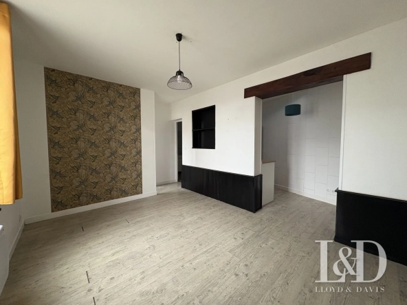 Immeuble à vendre au centre-ville de Noyon avec deux appartements