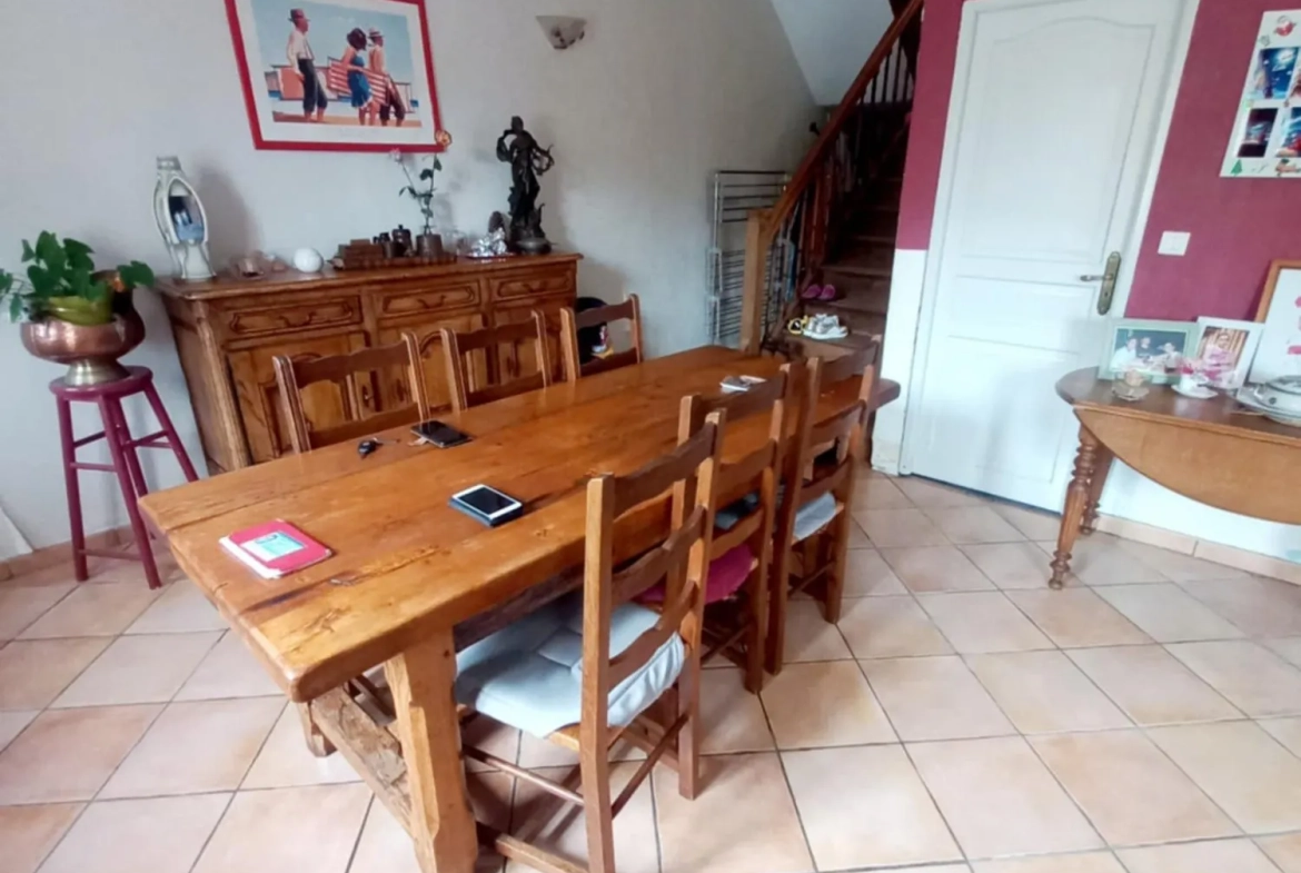 Maison à vendre à Montdidier de 105 m² avec jardin et grenier aménageable 