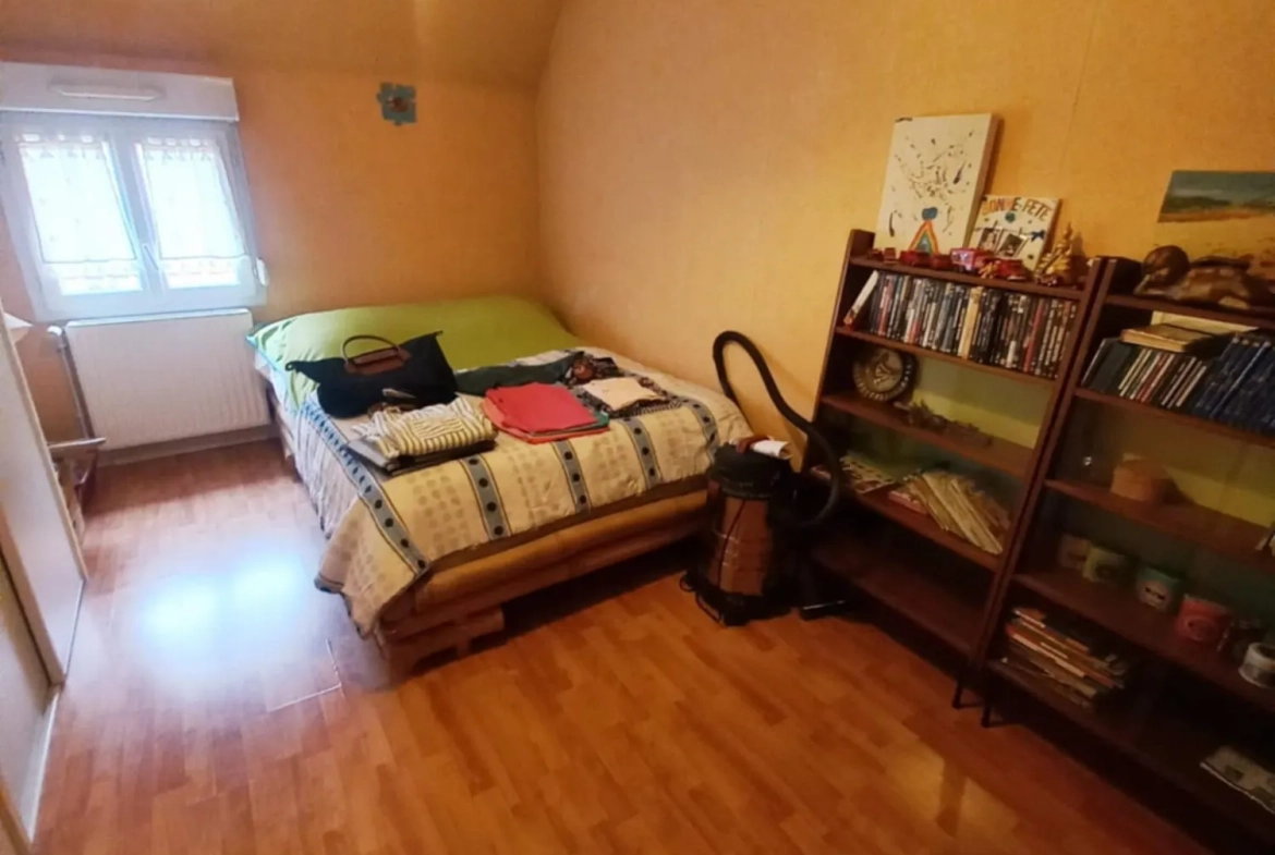 Maison à vendre à Montdidier de 105 m² avec jardin et grenier aménageable 