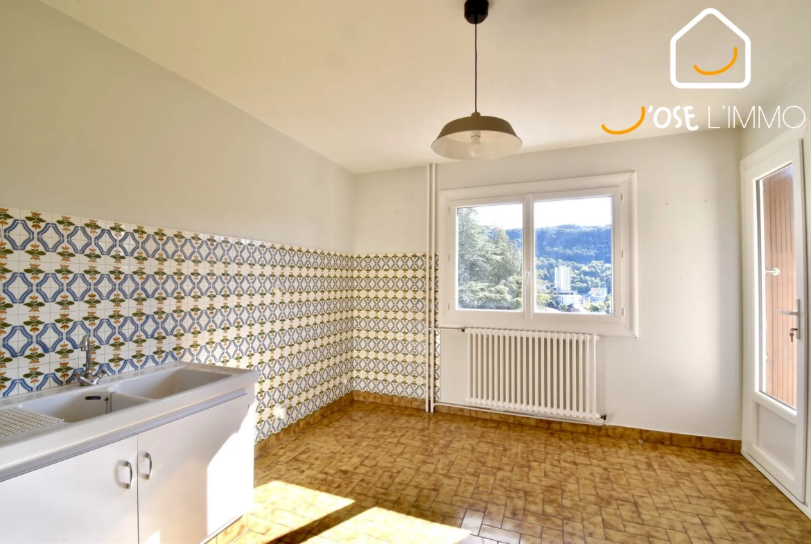 Appartement T4 lumineux à Gap avec balcon, garage et cave 