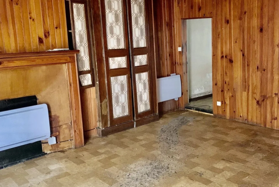 A vendre maison ancienne à Château-Renard 45220 avec travaux et cour spacieuse 