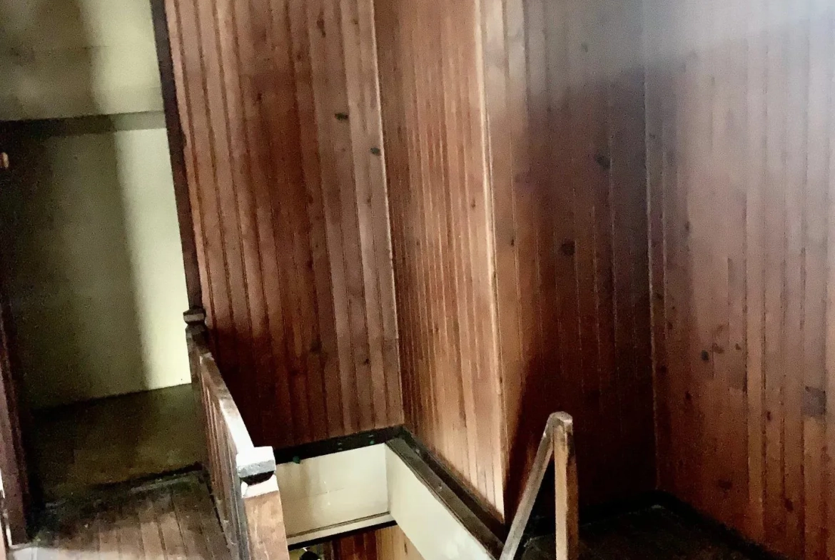 A vendre maison ancienne à Château-Renard 45220 avec travaux et cour spacieuse 