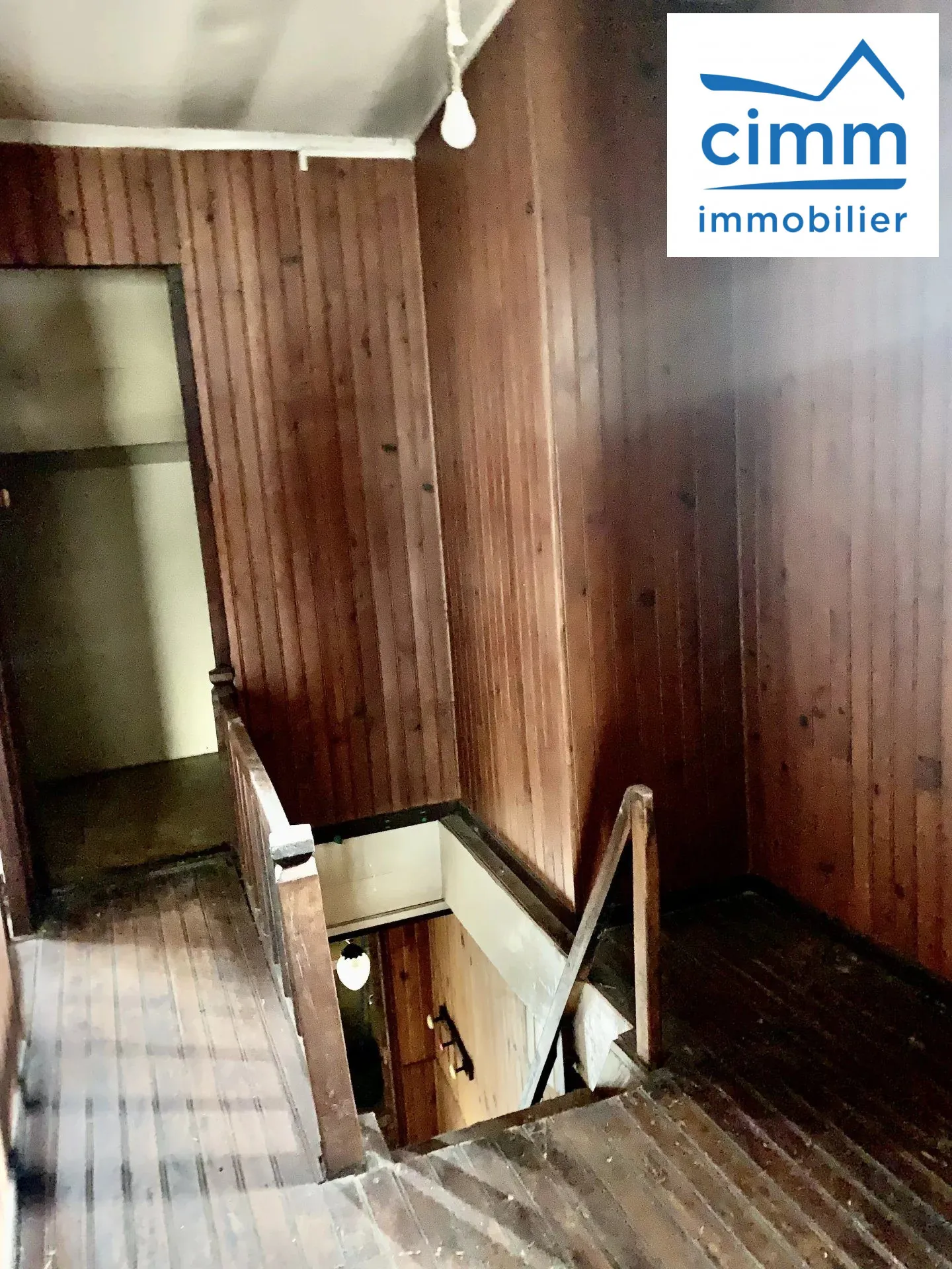 A vendre maison ancienne à Château-Renard 45220 avec travaux et cour spacieuse 