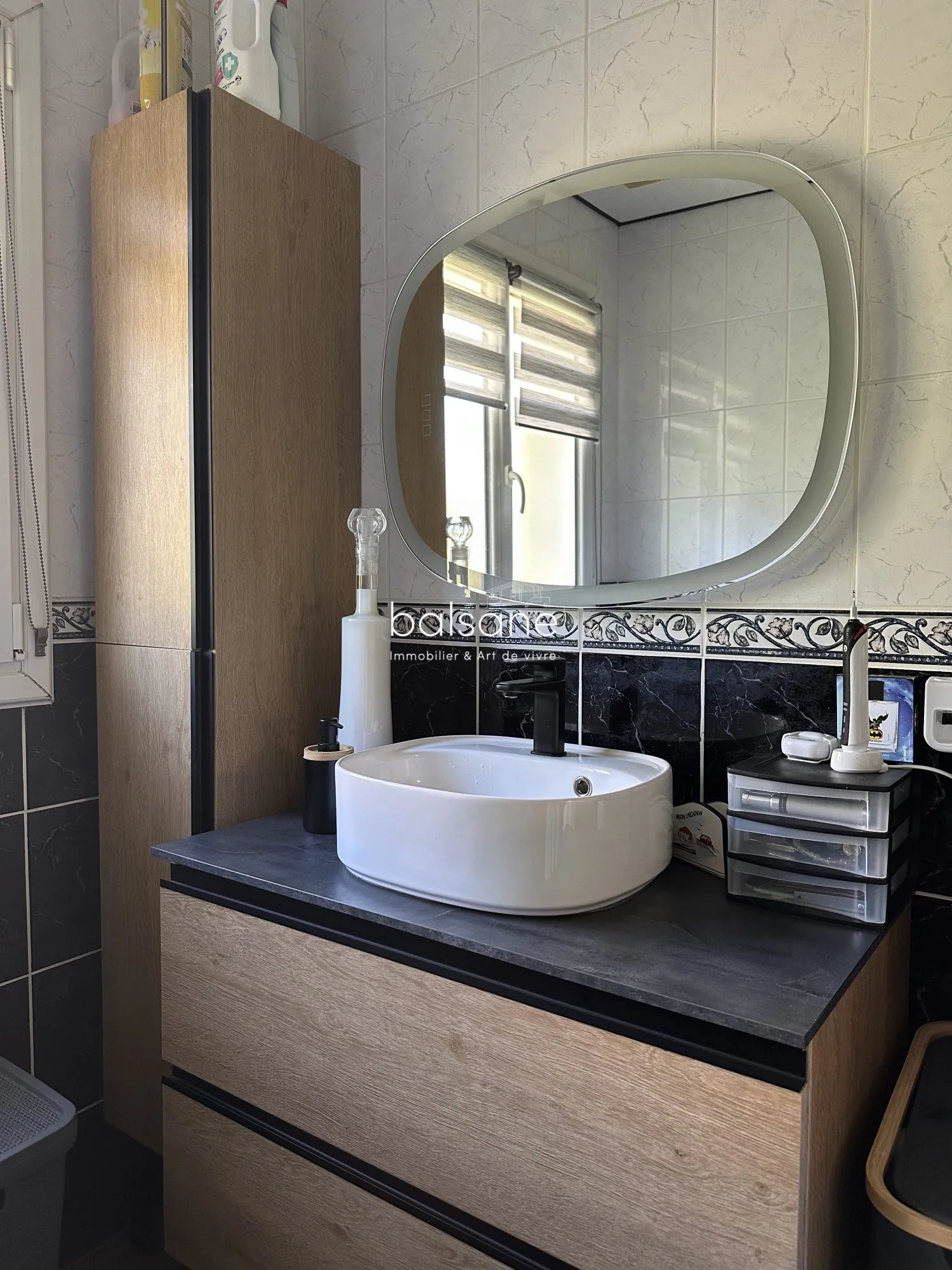 Pavillon individuel avec 3 chambres, piscine et chalet en bois à Bourgtheroulde 