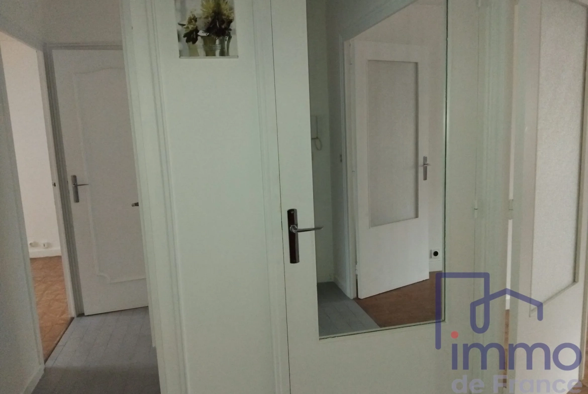 Appartement T3 de 66 m² à Saint-Étienne, secteur La Terrasse 