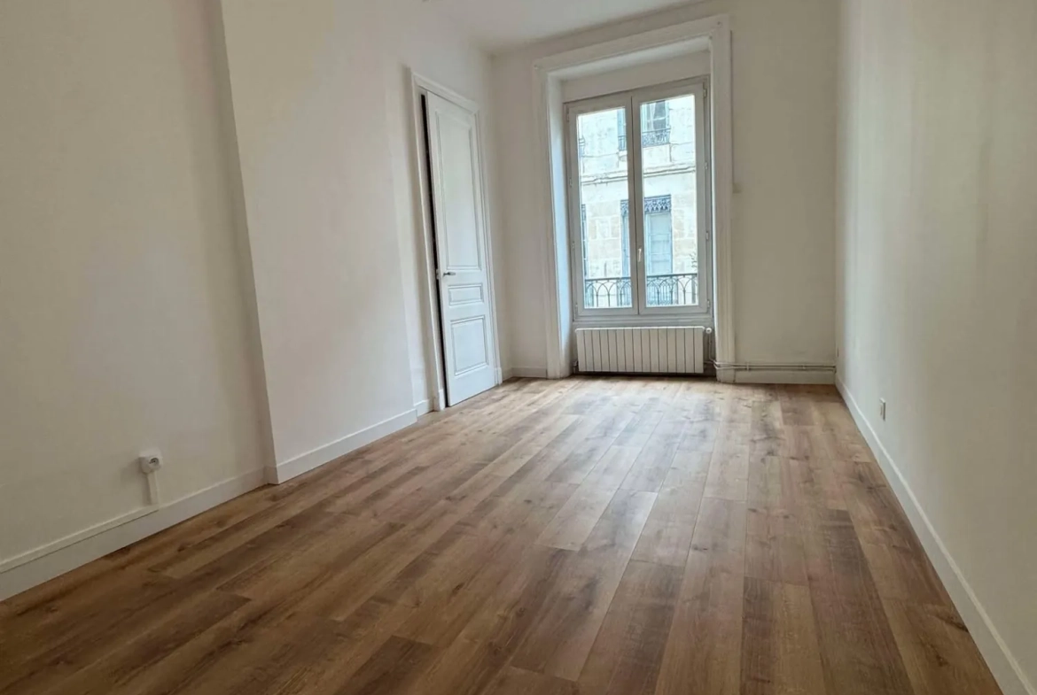Vente d'un appartement T3 de 100 m² en hypercentre de Saint-Étienne 