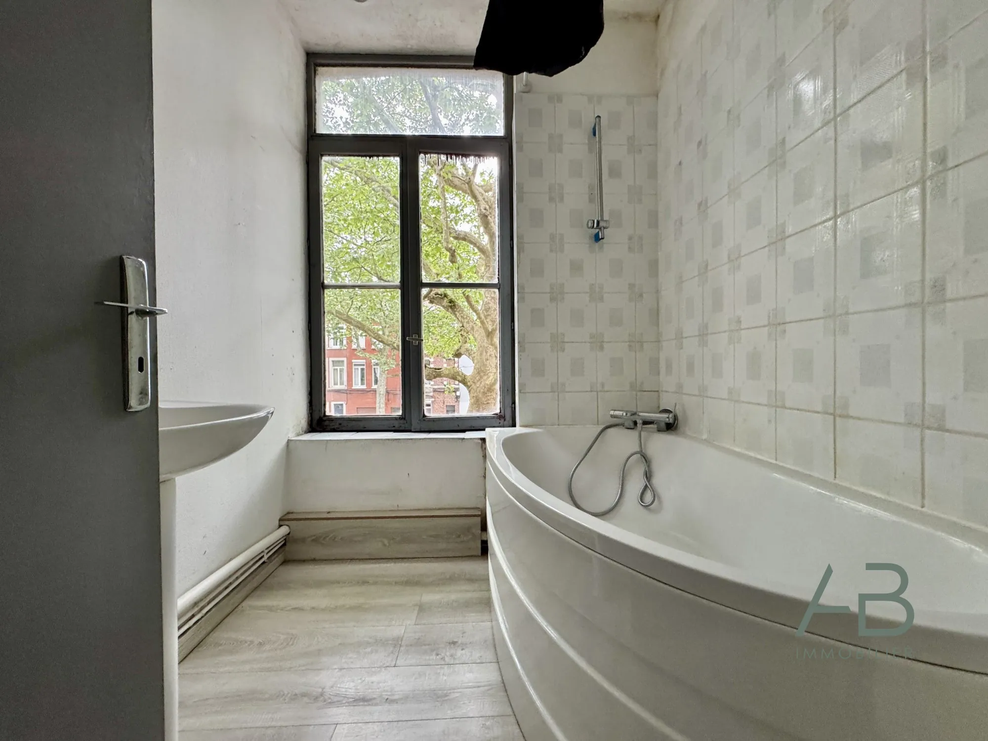 Charmant T3 triplex à Lille Victor Hugo – Investissement ou premier achat à saisir 