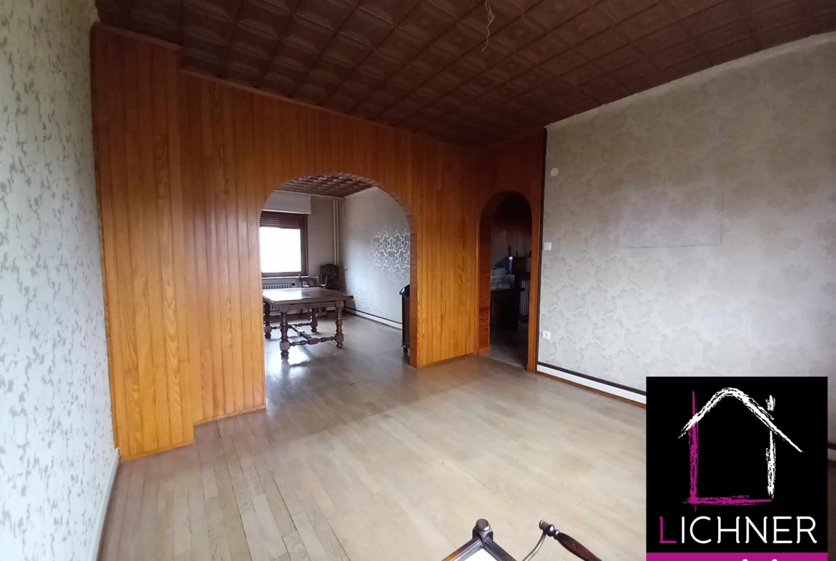 Maison semi-mitoyenne à vendre à Creutzwald avec jardin et travaux de rénovation 