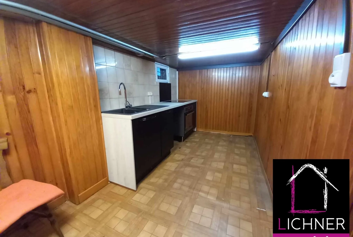 Maison semi-mitoyenne à vendre à Creutzwald avec jardin et travaux de rénovation 