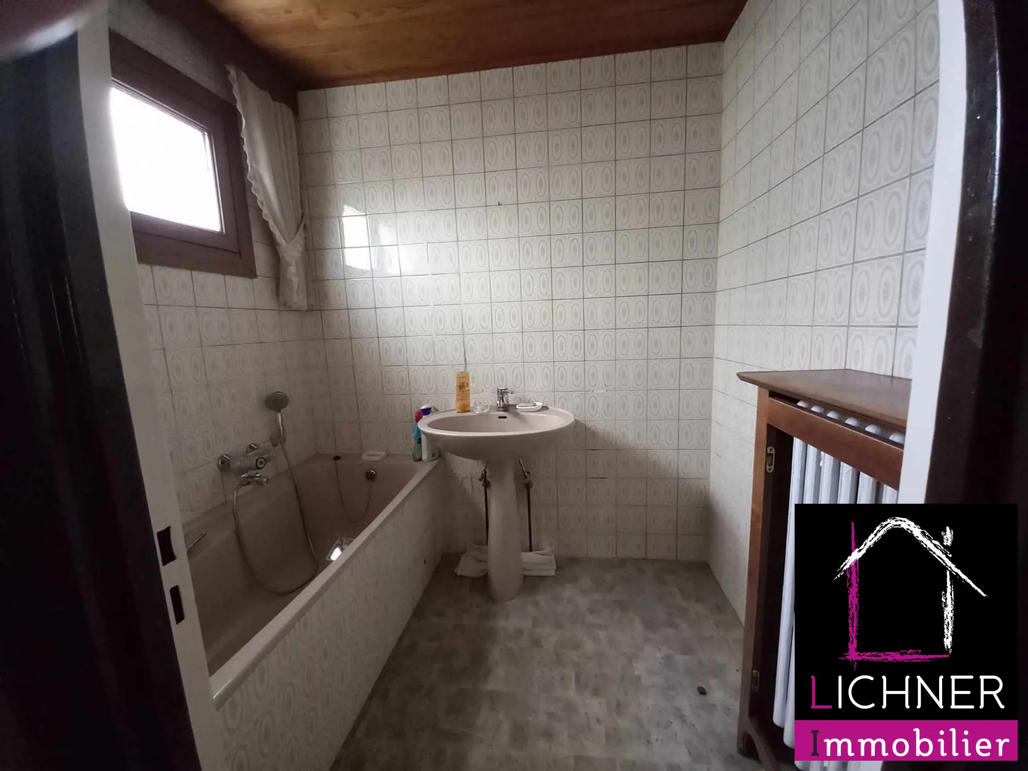 Maison semi-mitoyenne à vendre à Creutzwald avec jardin et travaux de rénovation 
