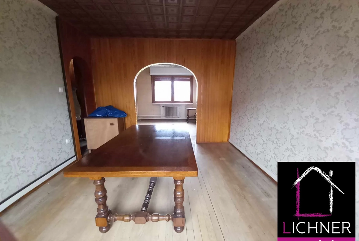 Maison semi-mitoyenne à vendre à Creutzwald avec jardin et travaux de rénovation 