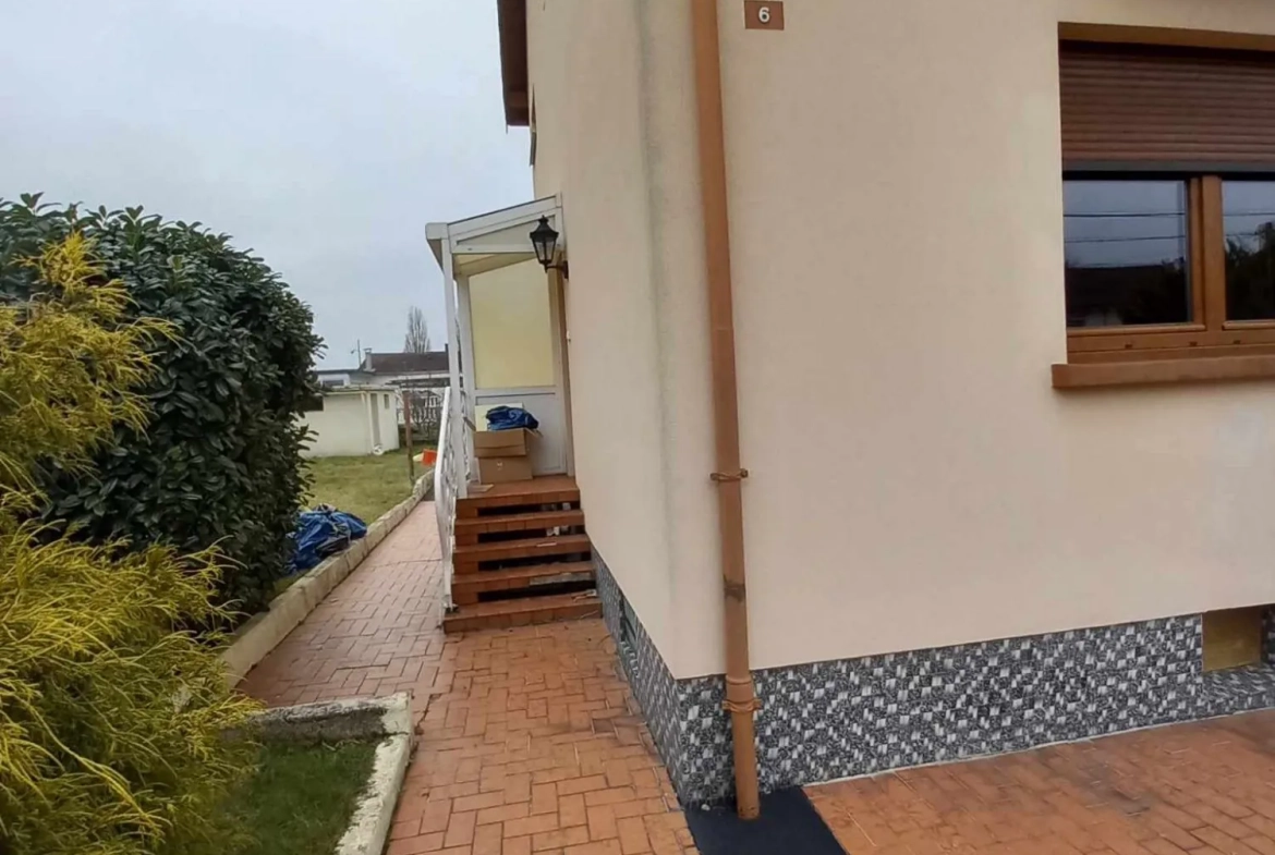 Maison semi-mitoyenne à vendre à Creutzwald avec jardin et travaux de rénovation 
