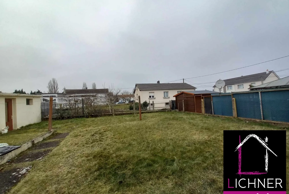 Maison semi-mitoyenne à vendre à Creutzwald avec jardin et travaux de rénovation 