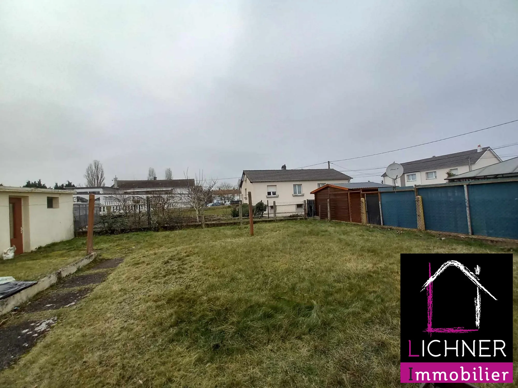 Maison semi-mitoyenne à vendre à Creutzwald avec jardin et travaux de rénovation 
