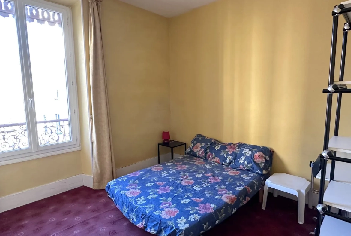 Appartement T2 traversant de 35,3 m² à Grenoble avec cave et galetas 