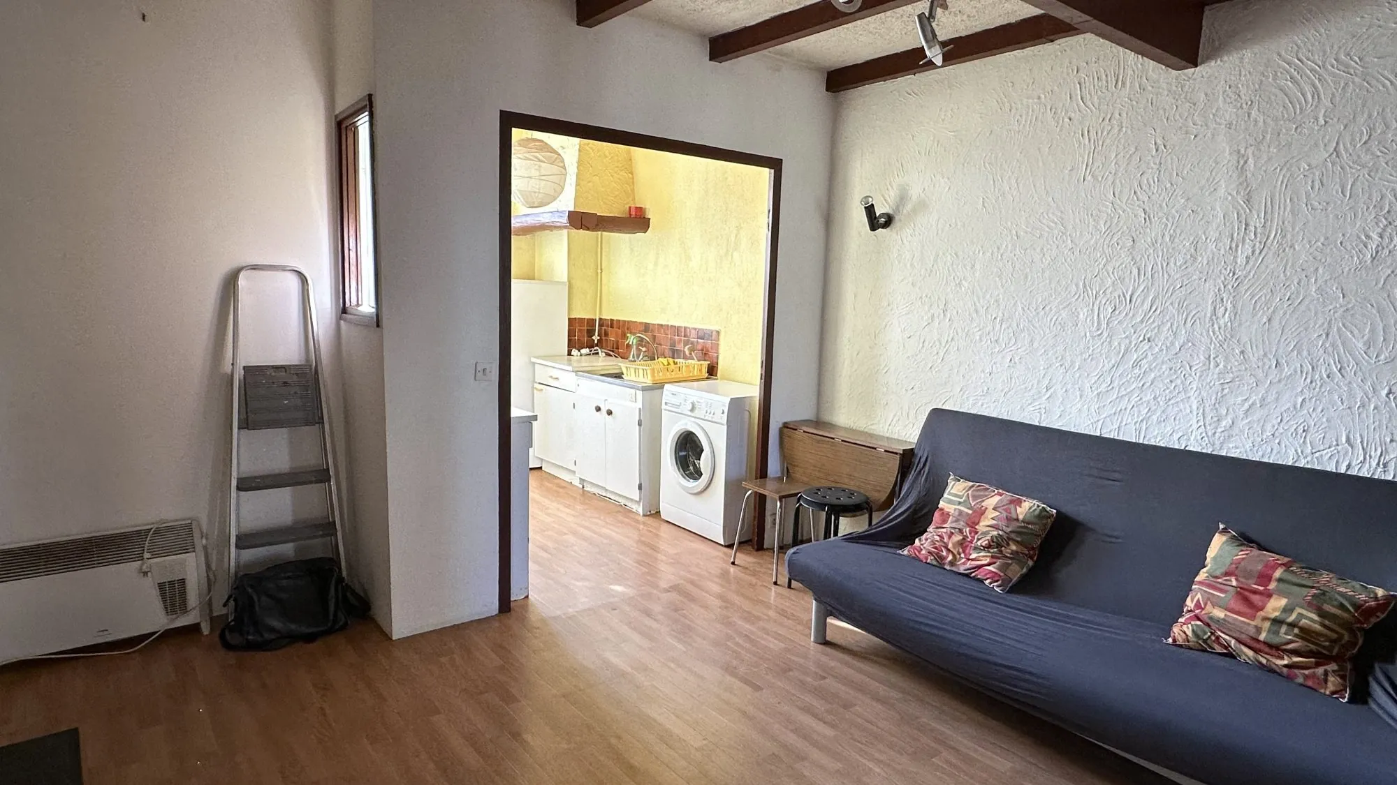Appartement T2 traversant de 35,3 m² à Grenoble avec cave et galetas 