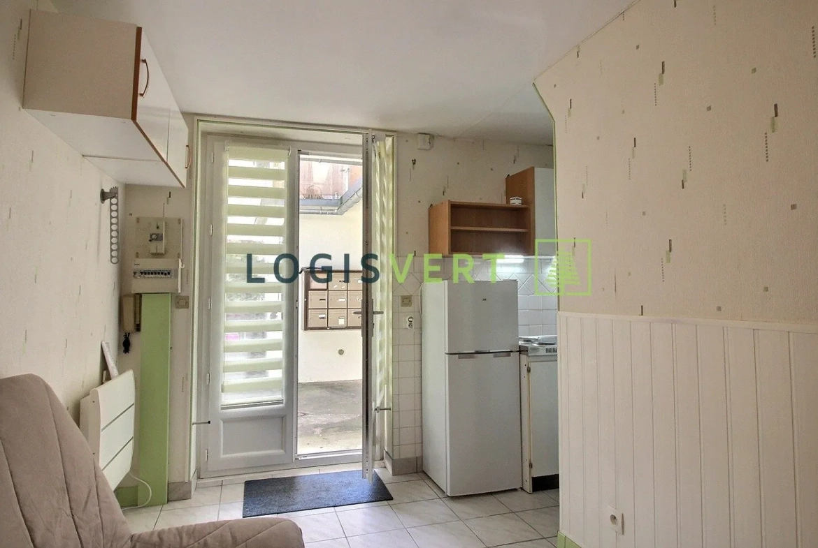 Studio à vendre à Palaiseau, idéal investissement locatif, 14 m², proche gare Lozère 