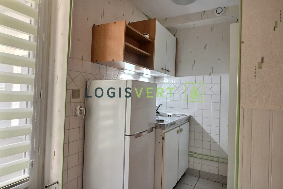Studio à vendre à Palaiseau, idéal investissement locatif, 14 m², proche gare Lozère 
