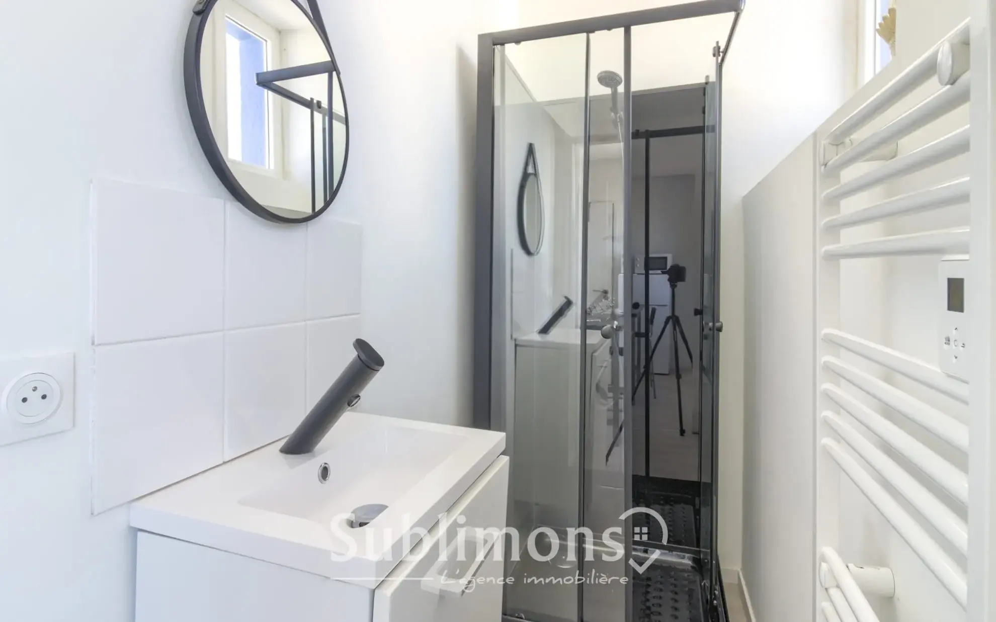 Studio rénové à vendre à Belz avec vue sur le Pont-Lorois, parking et cave 