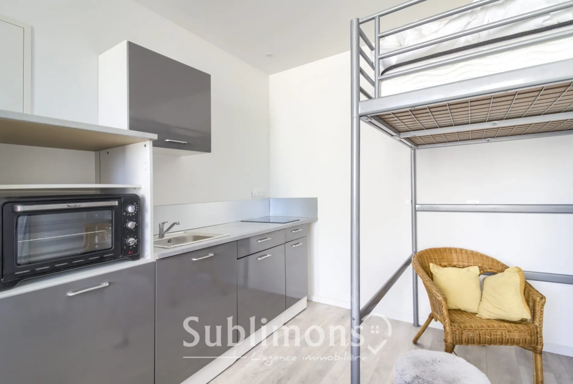 Studio rénové à vendre à Belz avec vue sur le Pont-Lorois, parking et cave 