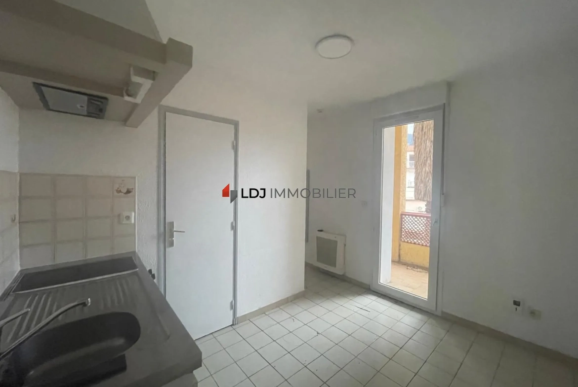Studio avec terrasse et secteur recherché à Amélie-les-Bains-Palalda 